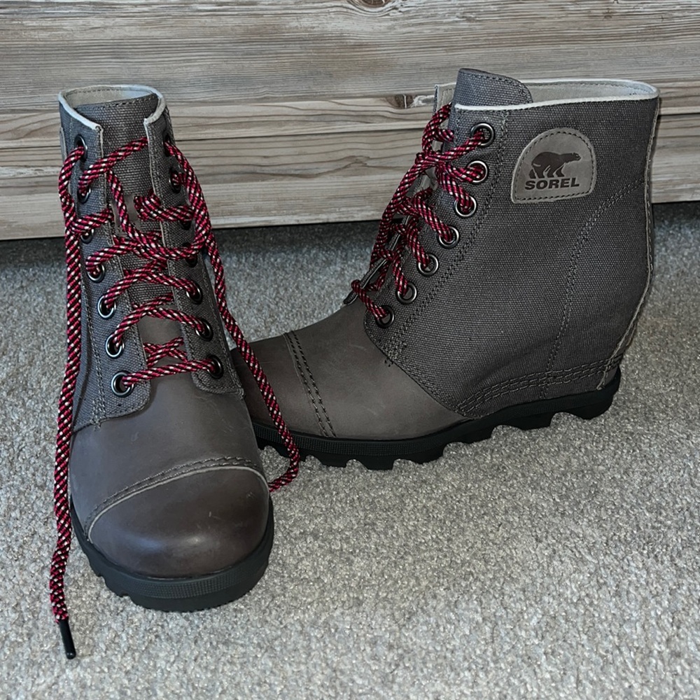 JOAN OF ARCTIC WEDGE II PDX BOOTIE